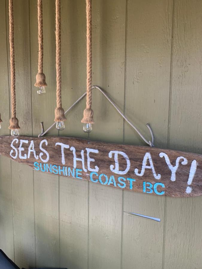 Seas The Day House 5 Star Hottub Pets Bbq Fire Premier Location Hotel Gibsons Exterior photo